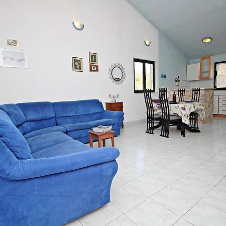 Guest House Beverin Сали Экстерьер фото
