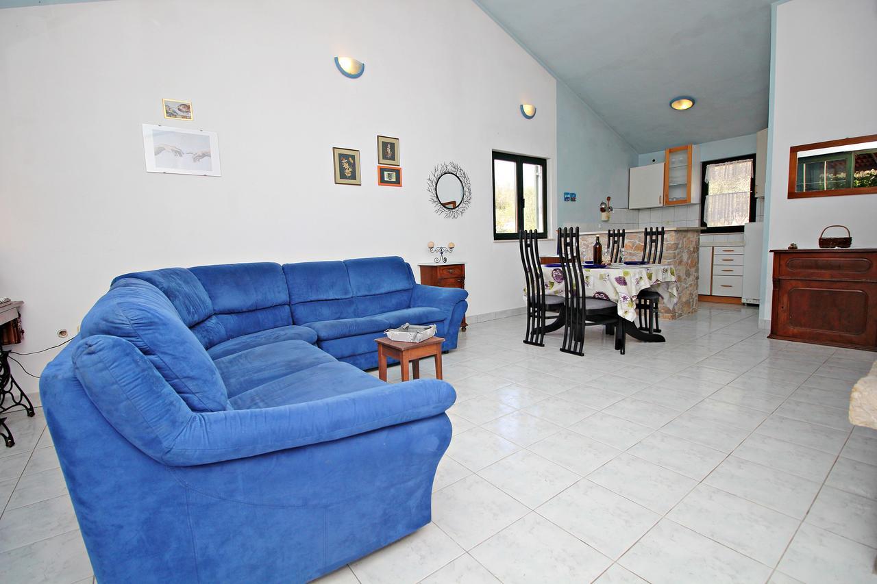 Guest House Beverin Сали Экстерьер фото