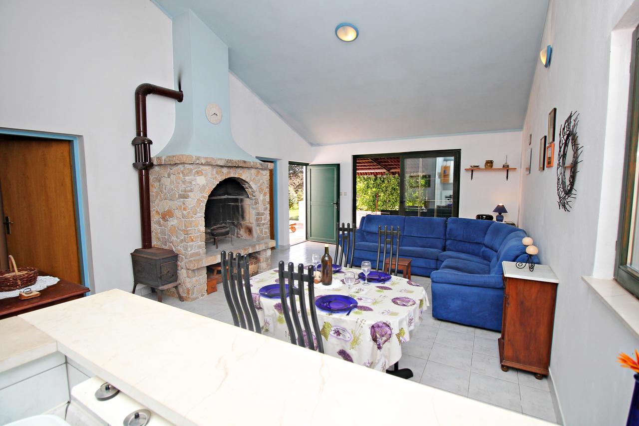 Guest House Beverin Сали Экстерьер фото